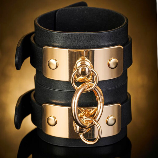 kinky-diva-wrist-cuffs-vegas-pu-leather